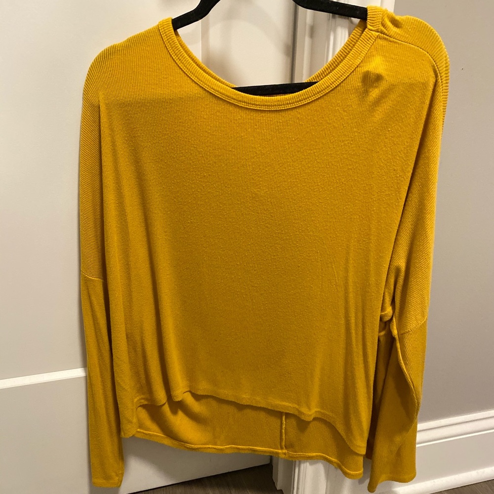 Brandy Melville Flowy Sweater